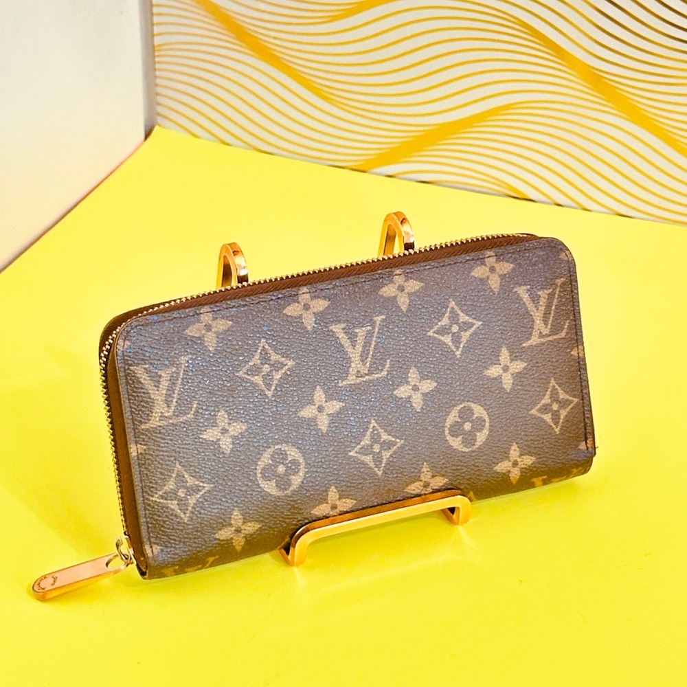 Louis Vuitton Classic Monogram Zipper Wallet Red interior - Picture 6 of 15
